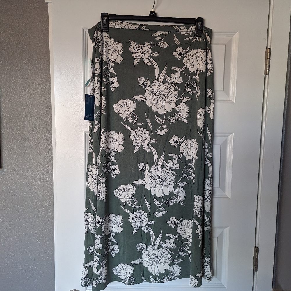 Women's 2X Plus Maxi Skirt